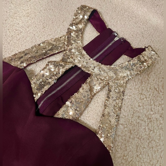Dark Purple Mini Dress with Gold Sequence - Size: S - Picture 3 of 3